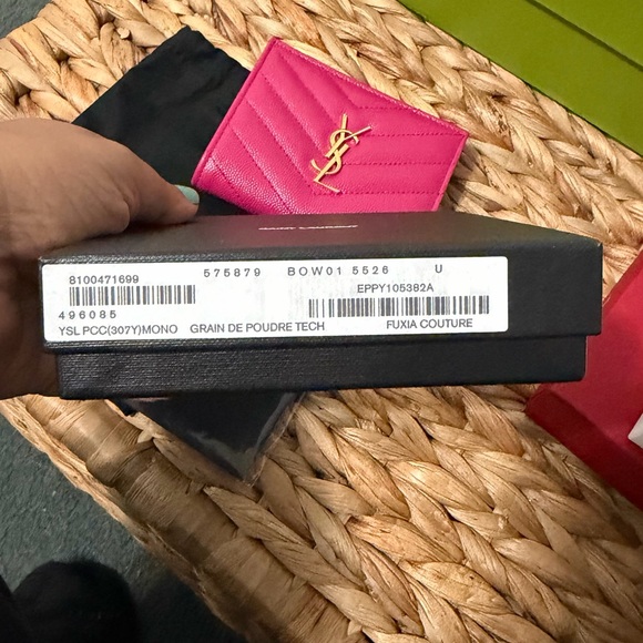 YSL Saint Laurent bi fold wallet in Fuscia Grain De Poudre - Picture 4 of 14